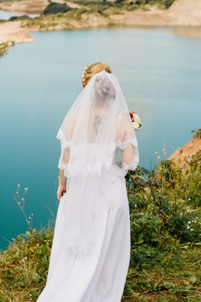 婚纱礼服背影图片