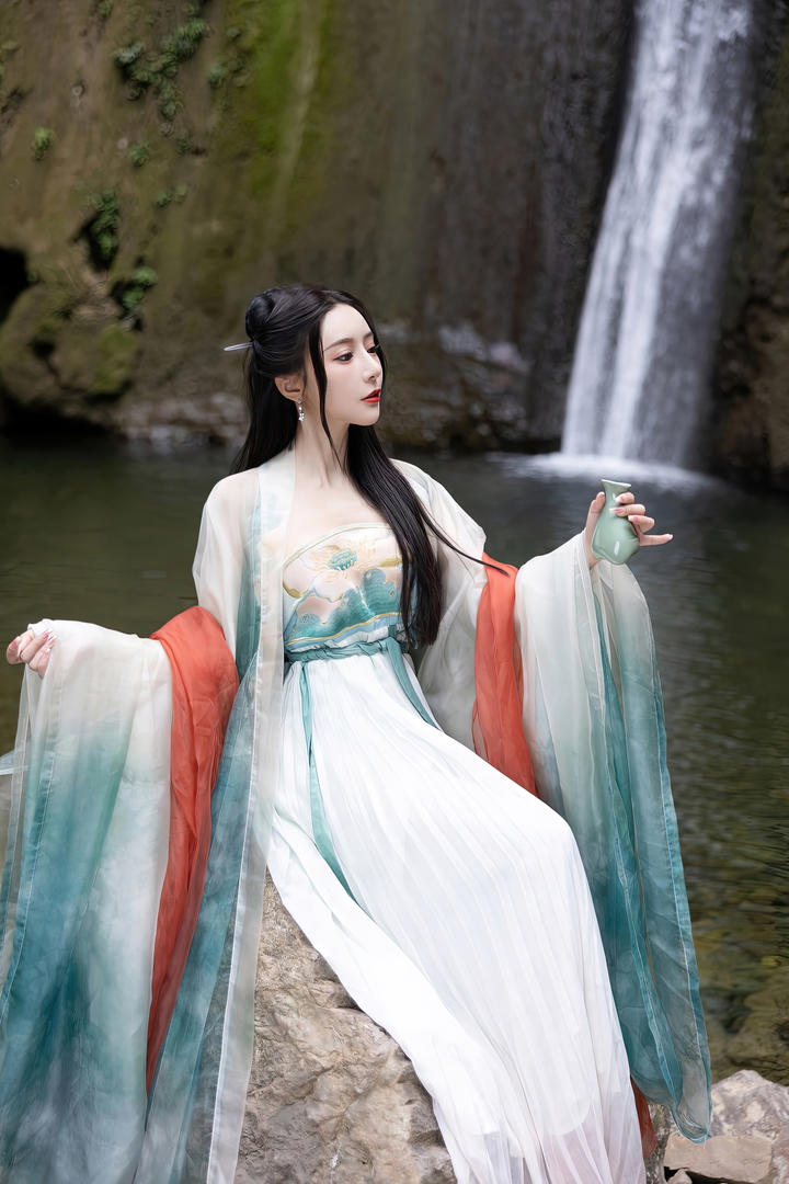 古典东方气质美女王馨瑶人体艺术写真图片