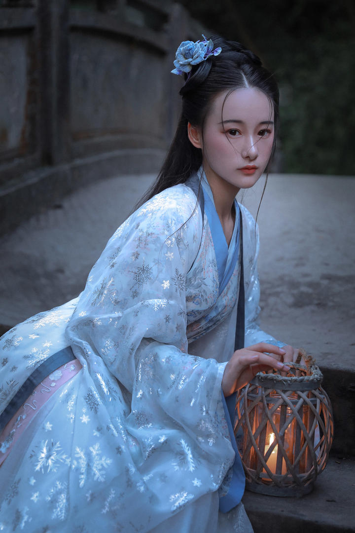 超清唯美汉服小姐姐艺术写真图片