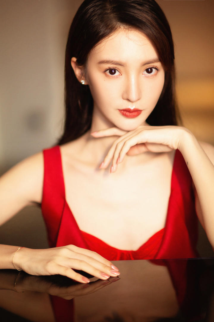 内地著名女演员金晨个人写真图片