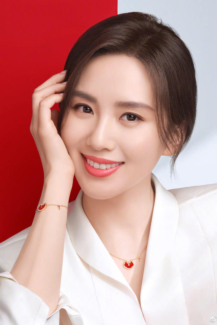 眼睛会放电的美女明星刘诗诗高清个人艺术照欣赏