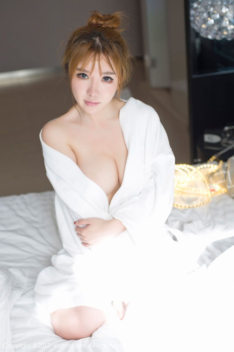 秀人网性感少妇韩恩熙蓝色死库水&黑色高叉泳衣浑圆美图