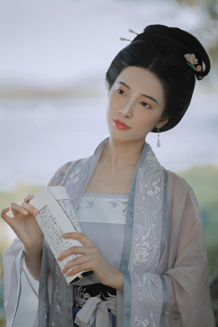 极品古典小姐美女艺术写真图片