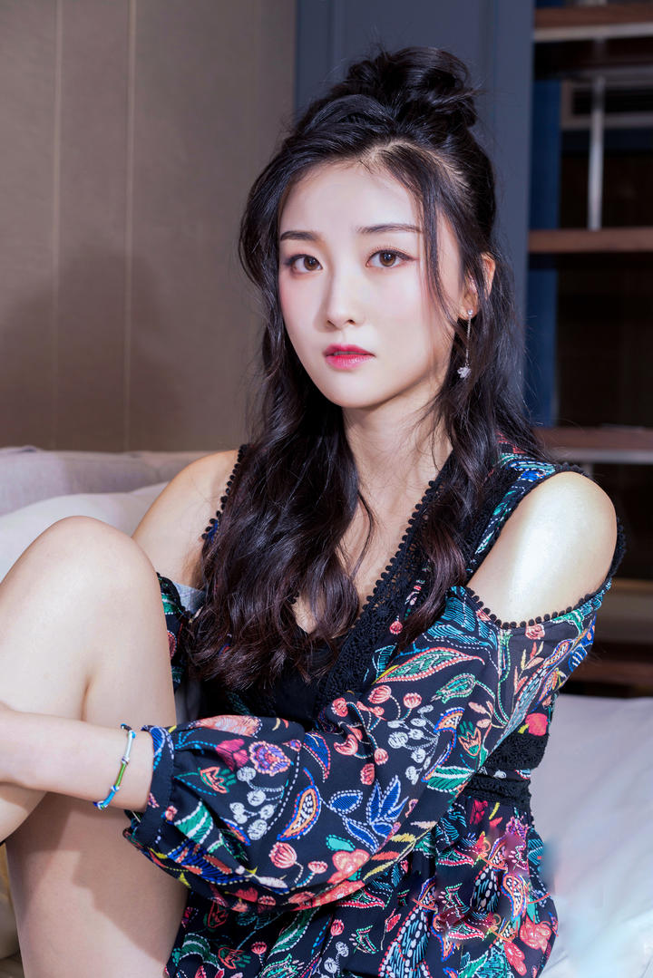 国产克拉女神极品美女清纯写真集下载