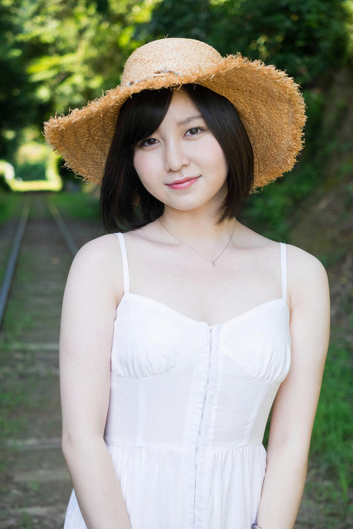 日本清纯女大学生艺术摄影写真大图