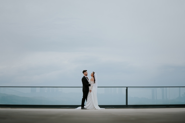 户外浪漫欧美婚纱情侣写真摄影图片