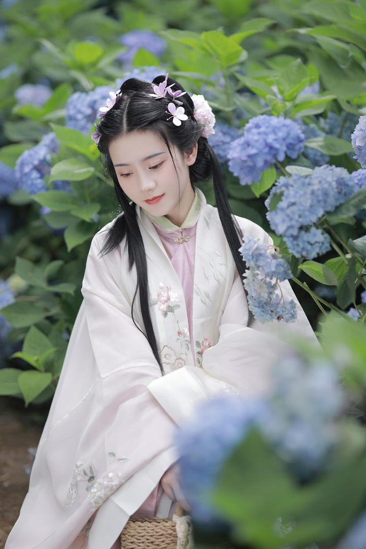 清新素雅古典美人高清古装艺术照片