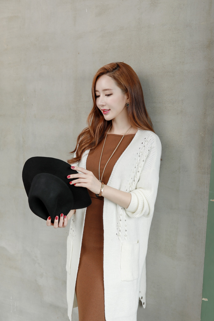 拿着帽子的韩国美女李妍静高清写真