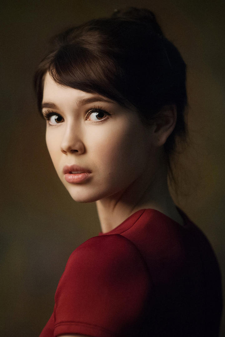 高清欧美气质美女回头图片