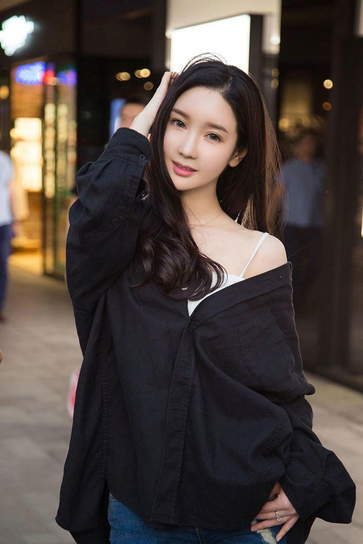 性感嫩模美女生活照