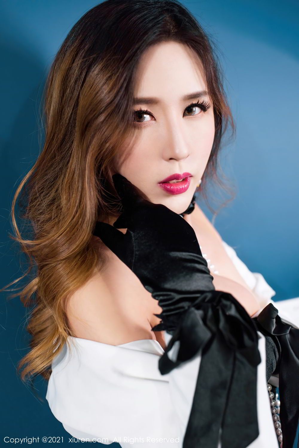 秀人网美女模特月野兔美妞黑丝美腿束腰妖艳大尺度写真