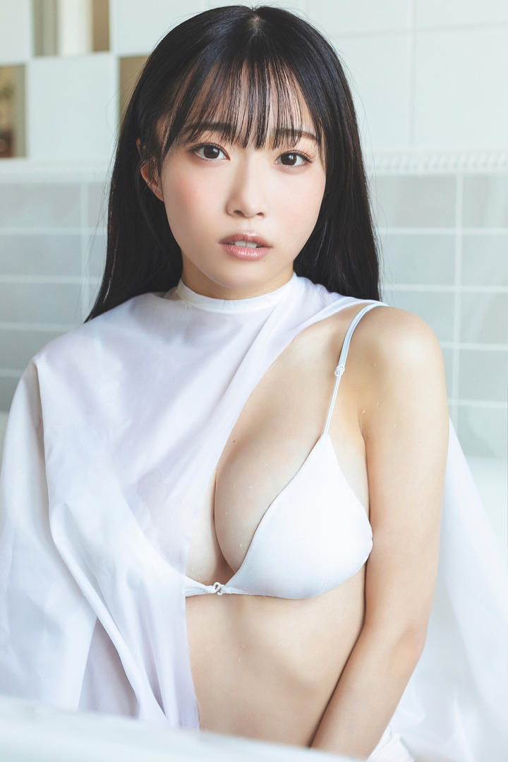 日本高清大胸美乳美女性感照片