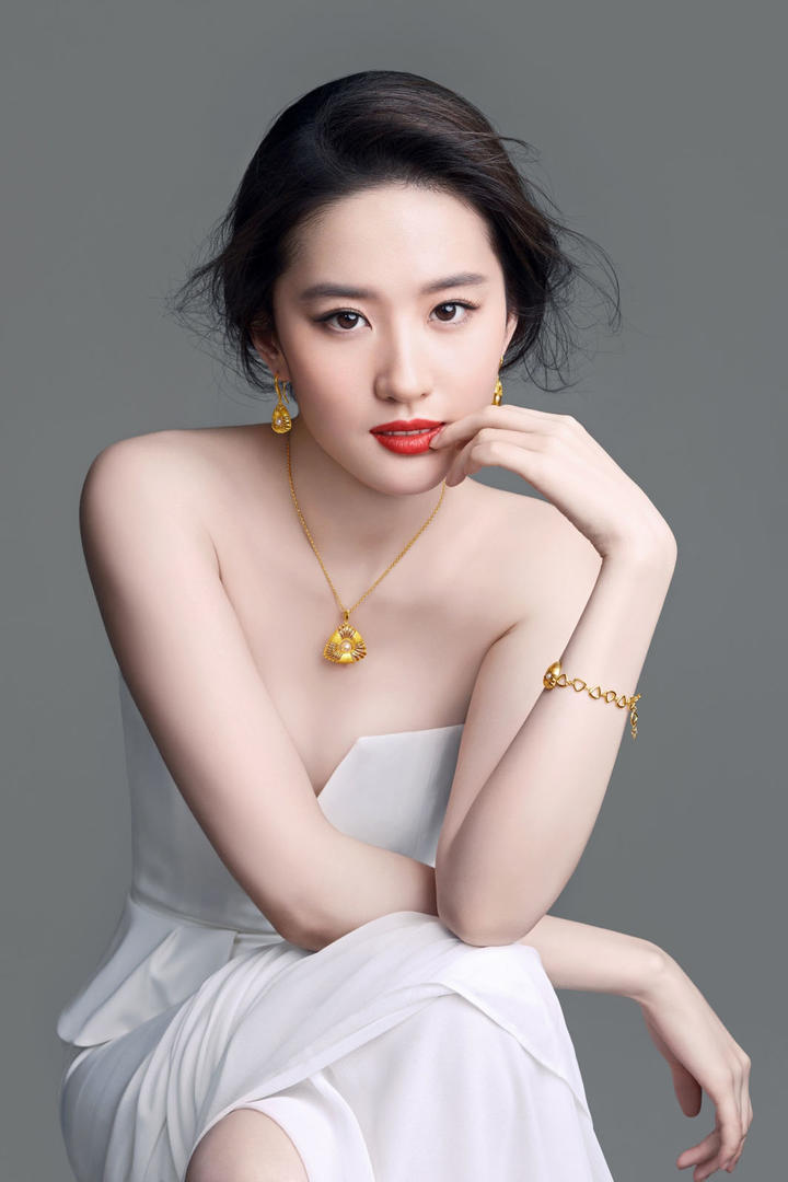 气质美女刘亦菲写真图片
