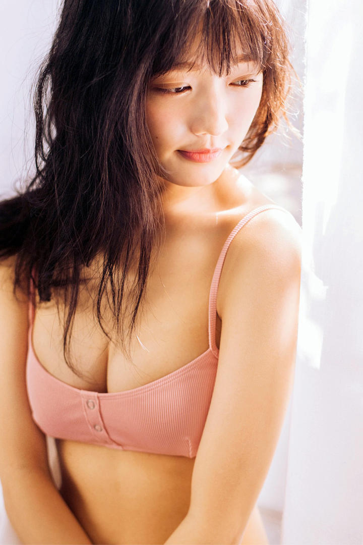 ​​日系甜辣风内衣趋势解读：粉色内衣×美少女仰拍视角姿势TOP5​