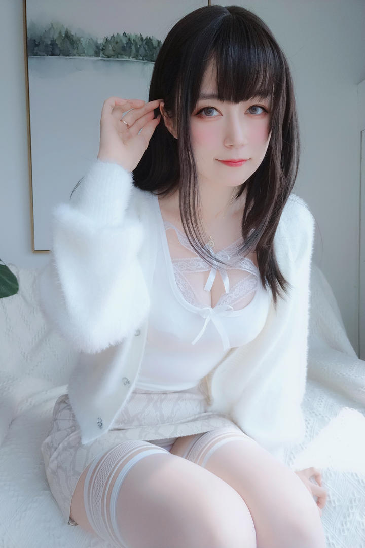 超白嫩主播小姐姐大胆自拍性感无码免费下载