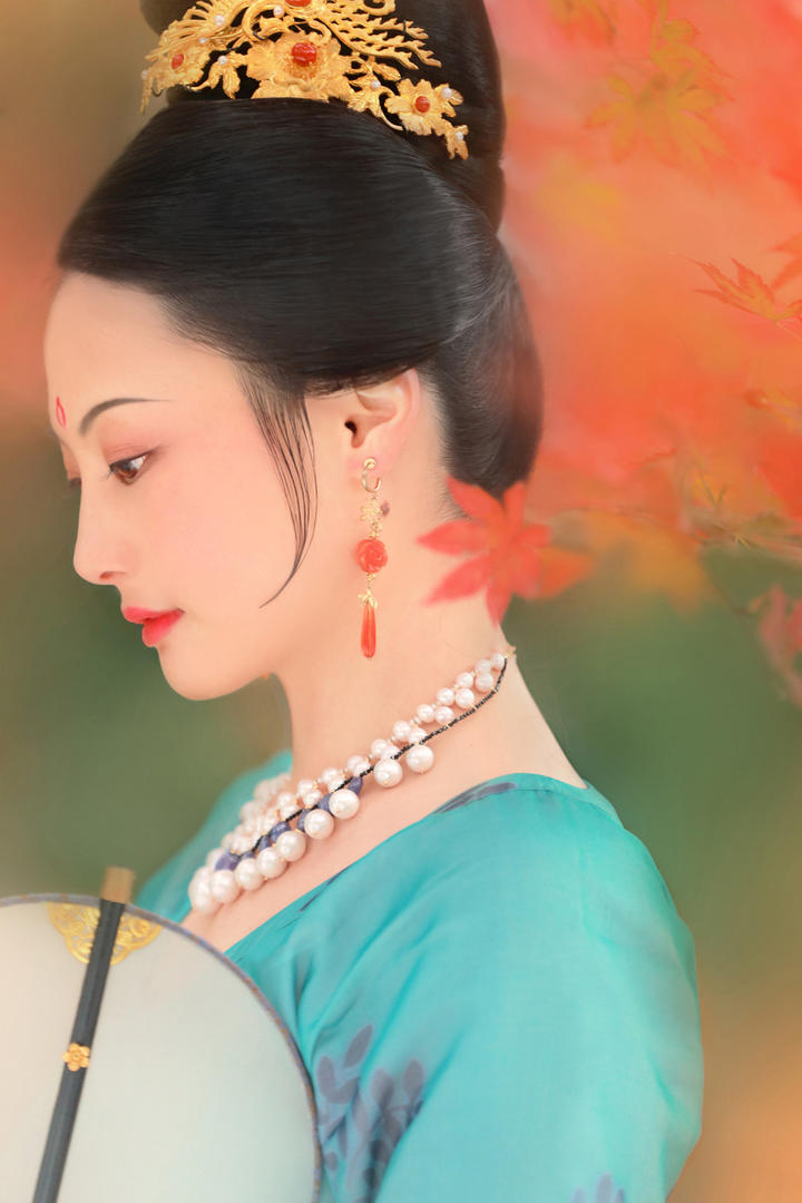 穿汉服古装美女艺术摄影图片