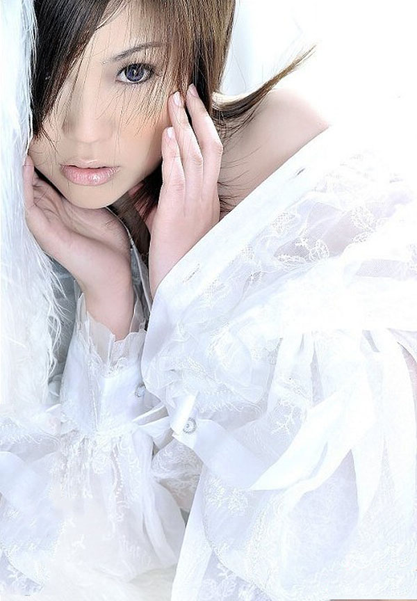 白色纯美可爱酥胸妖娆