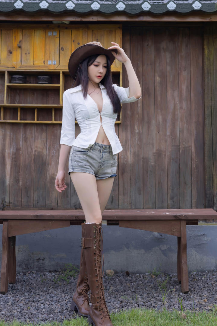 秀人网超性感长腿美女模特摄影写真图片