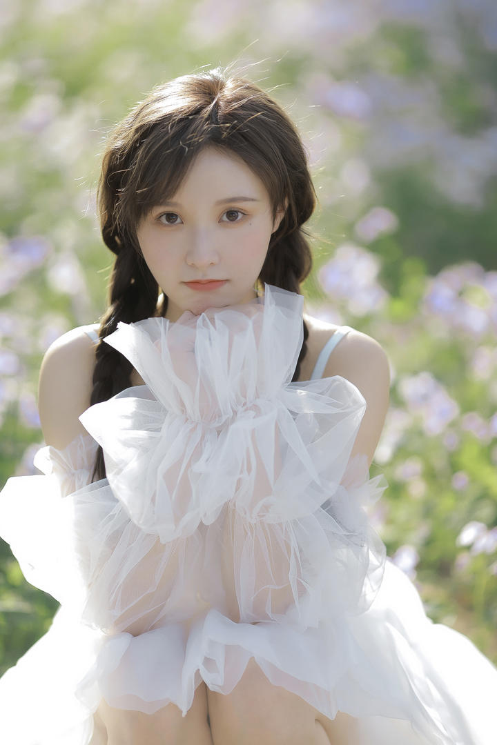 超级养眼甜美美女主播花海摄影图片