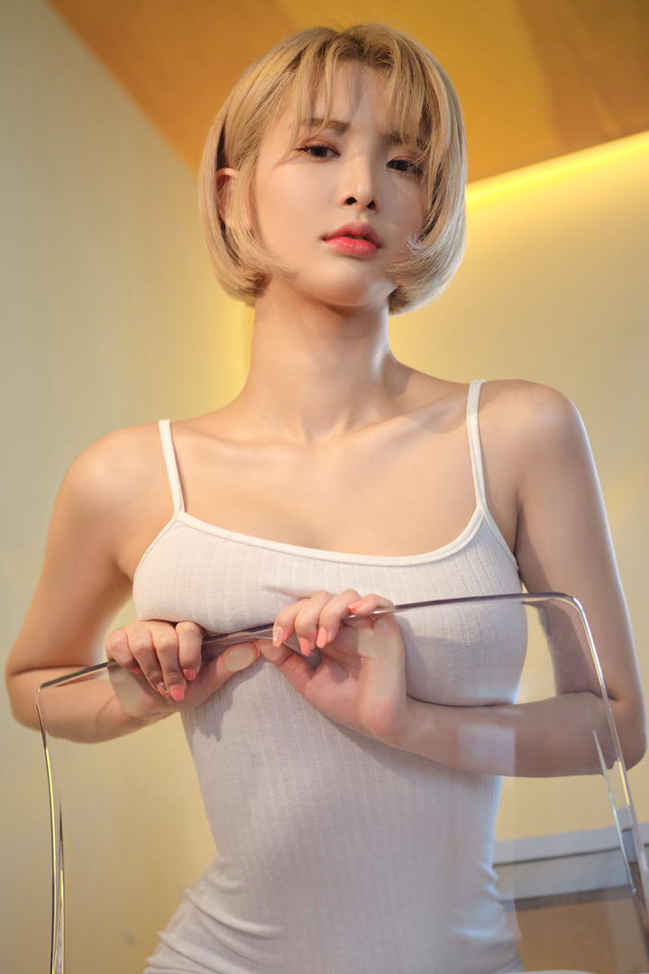 韩国金色短发美少女穿紧身体操服99国产精品欲无码亚洲乱图片