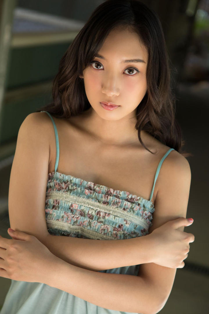 高清日本吊带睡裙美女写真