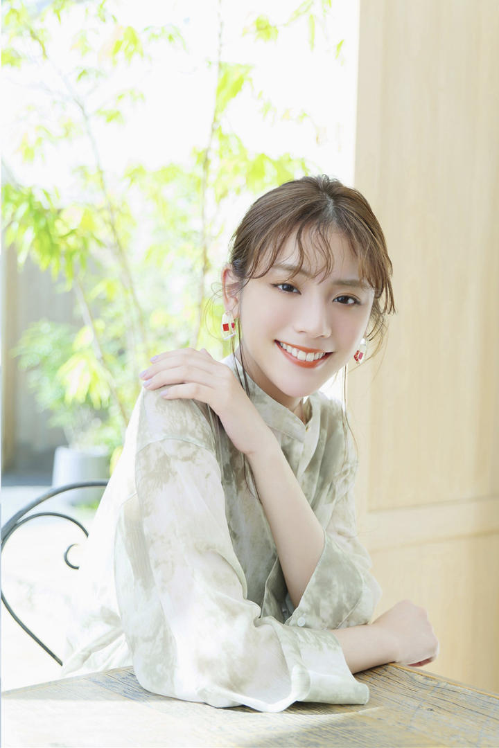 端庄气质美女日本人体写真图片