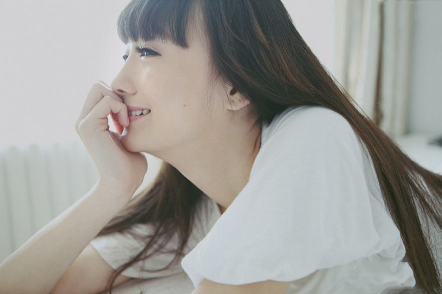 清纯少女舒服的下午时光