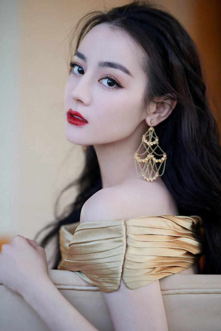 美女明星专区迪丽热巴时尚写真图片