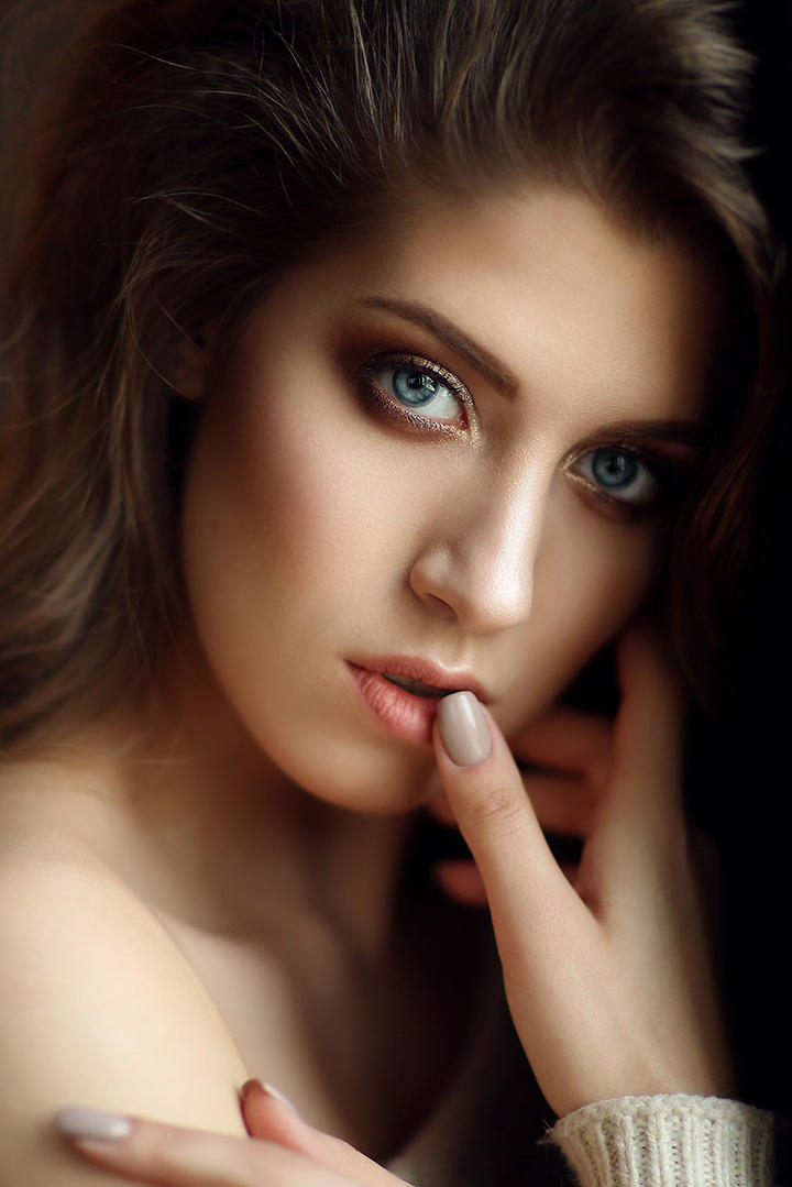 超清欧美大眼睛美女写真图片