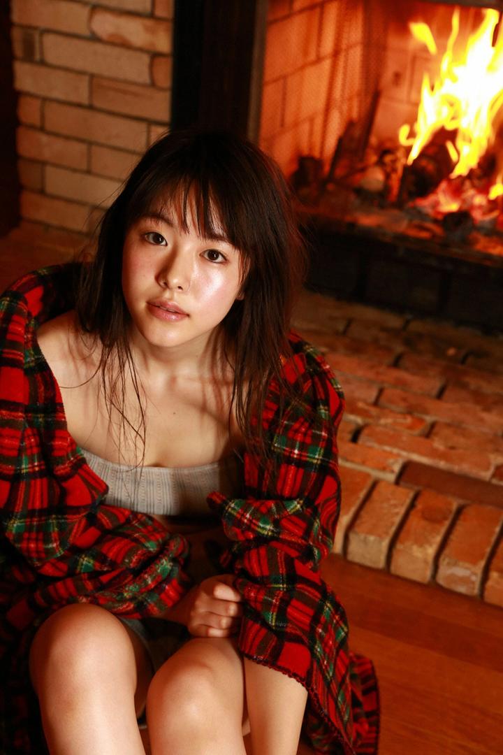 日本女高中生大尺度个性写真照片