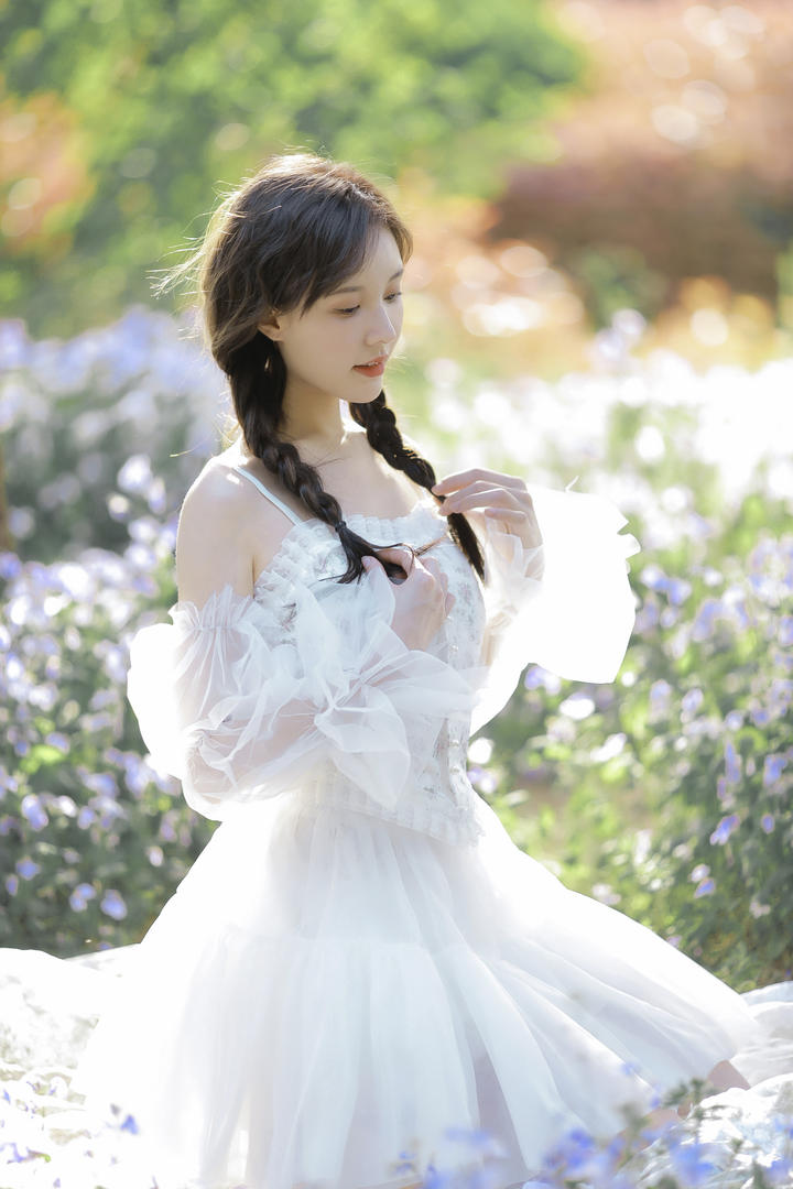 花园里的清纯名媛美女摄影图片大全