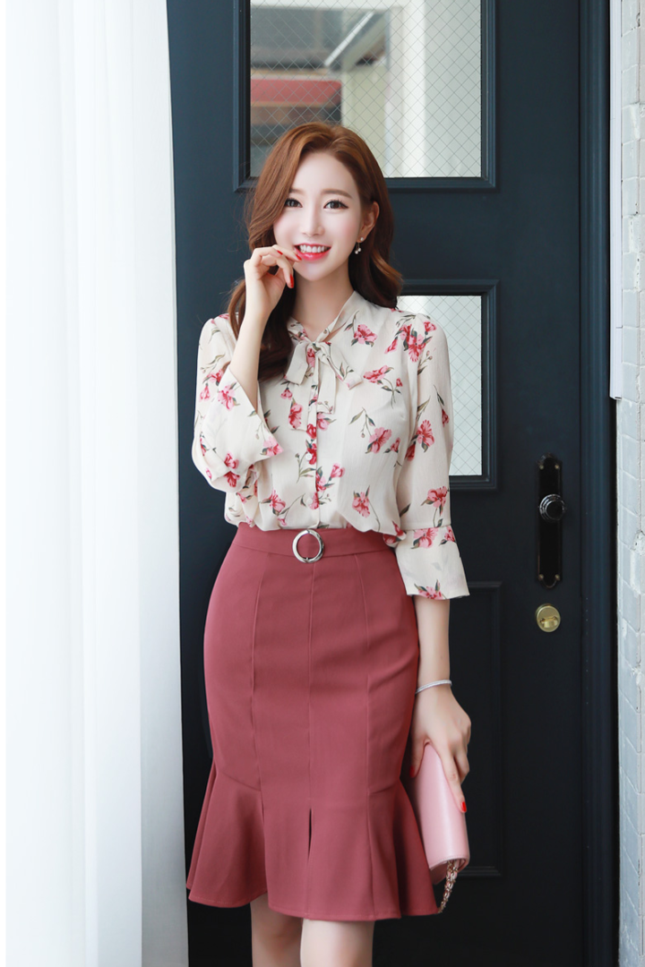 韩国气质美女明星李妍静图片