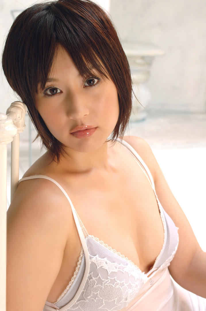 唯美清纯日本模特性感写真图片