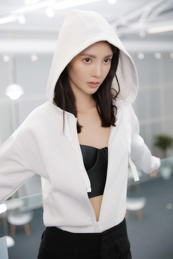 中国美女明星金晨高清个人写真图片