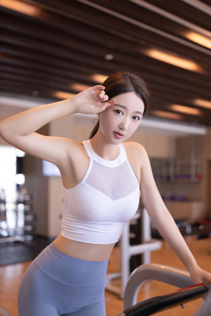 健身房约拍极品紧身裤美女唐安琪798艺术图片