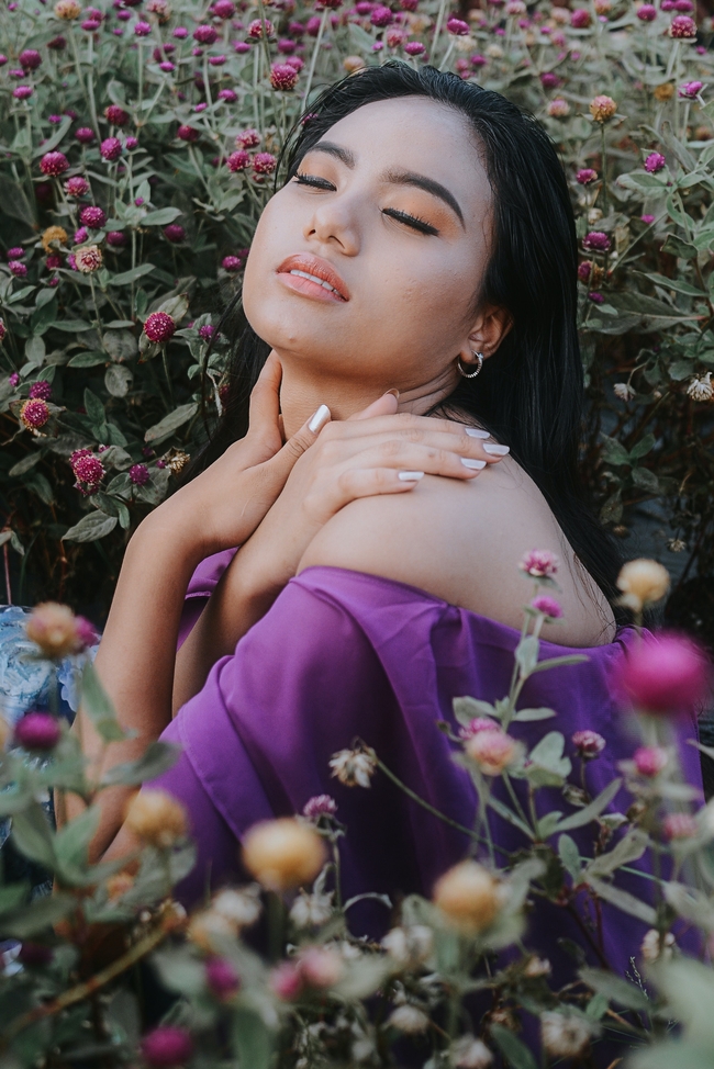 亚洲大胆性感美女户外人体摄影图片