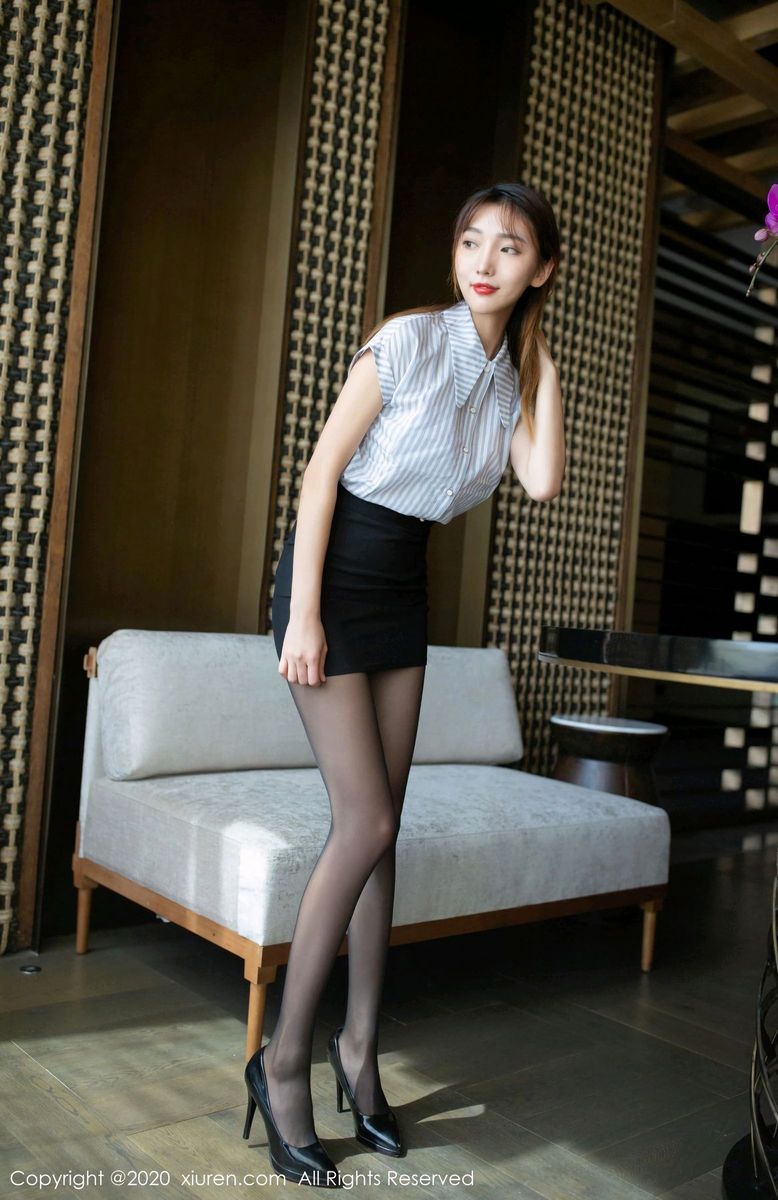 秀人网性感女神陆萱萱职场女秘书OL系列会前准备主题写真