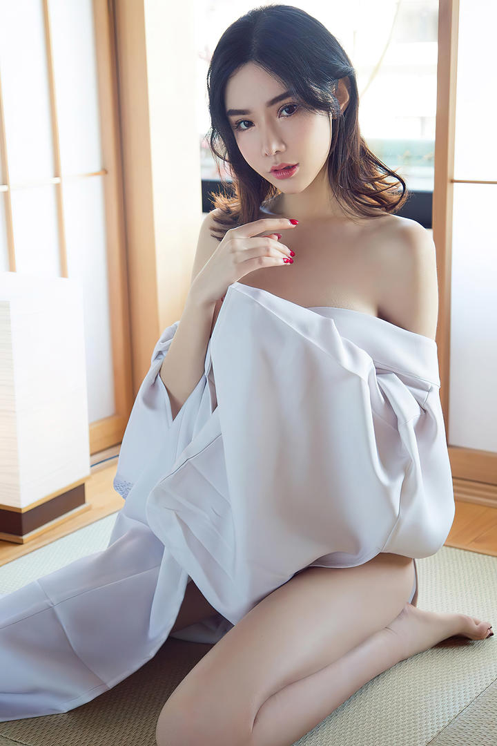 纯欲女神萌琪琪美女性感私密照片欣赏
