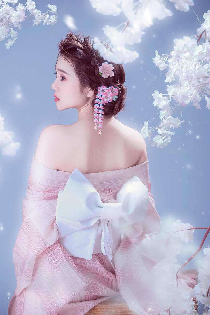 日本白嫩香肩和服美女背影人体艺术摄影写真图片