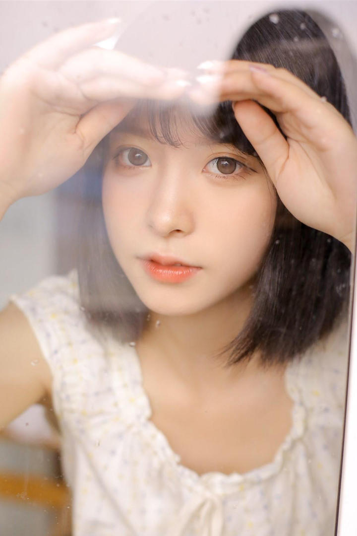 极品清纯短发美女图片