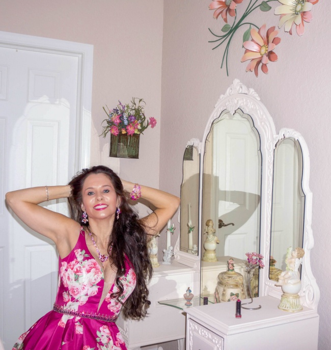 伊人人体大胆模特照