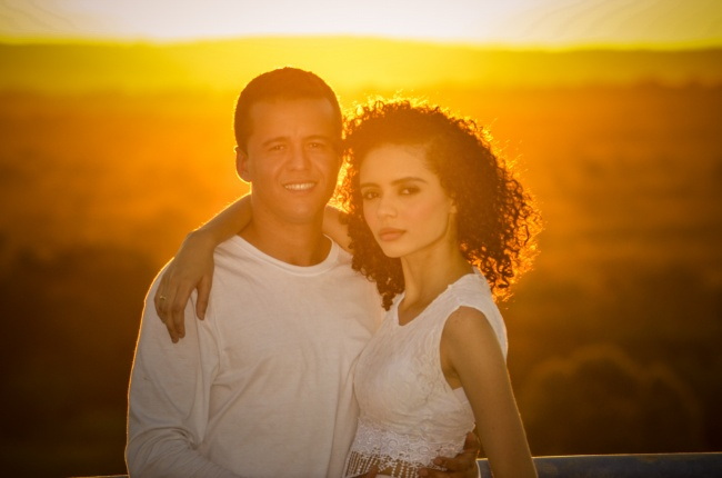 欧美黄昏情侣照图片