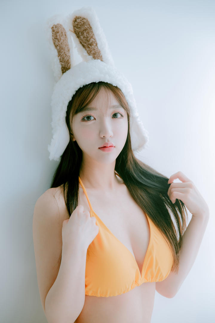 亚洲精品久久久蜜桃般甜美的比基尼美女性感大图