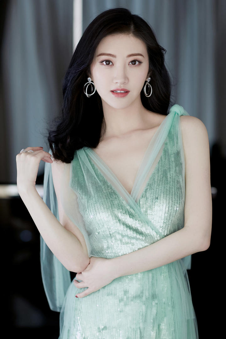 落落大方的气质美女明星景甜高清美女专辑图片