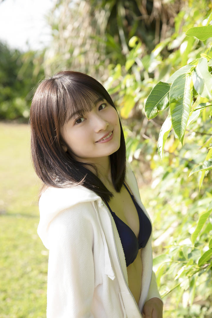 日本一本到av美女高清免费写真集