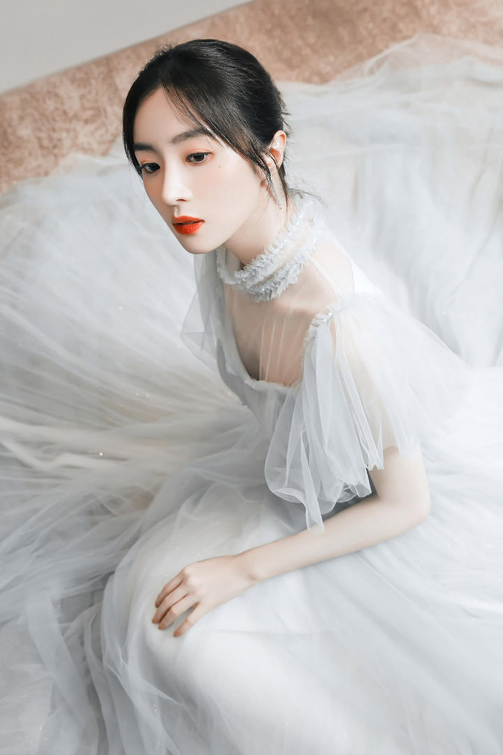 胡冰卿漂亮婚纱照摄影写真图片