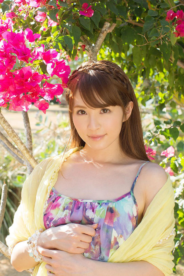 超清日本清纯甜美的美女写真图片