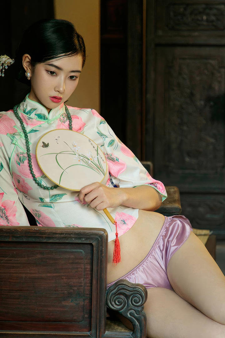 风韵性感的旗袍美女民国风格人体艺术摄影图片