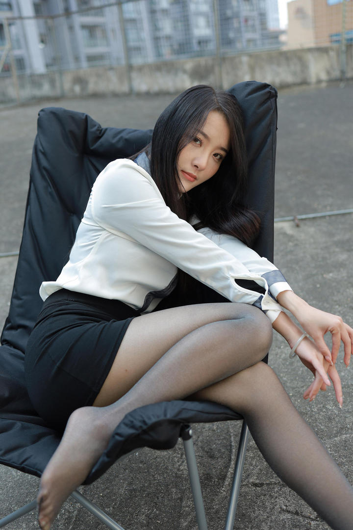 mm131美女大尺度私密照尤果网黑丝美女写真图片