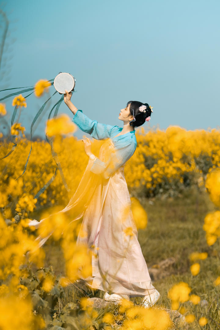 清纯古装美女主播户外艺术摄影写真图片